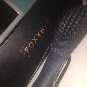 Foxybae rose gold hair straightening brush
